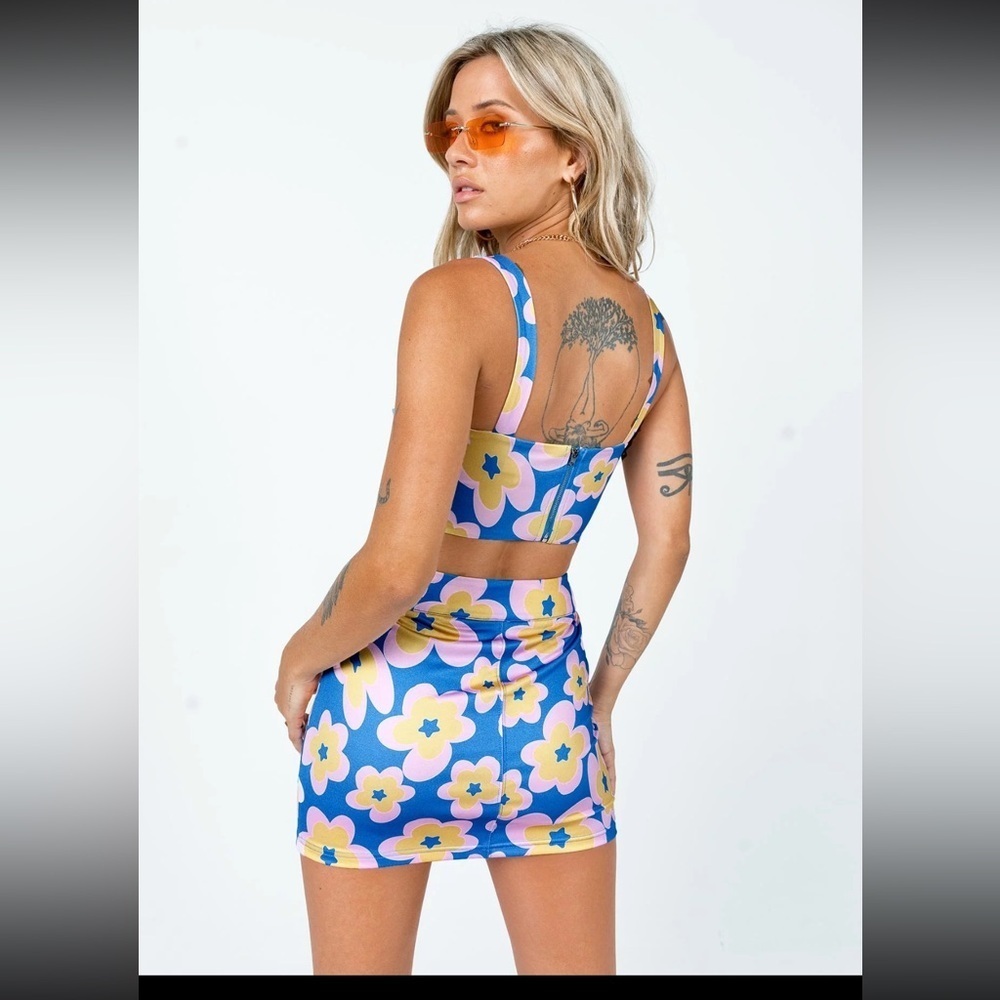 NWT PRINCESS POLLY- SIZE 12 Orange and blue floral mini skirt - Picture 2 of 3